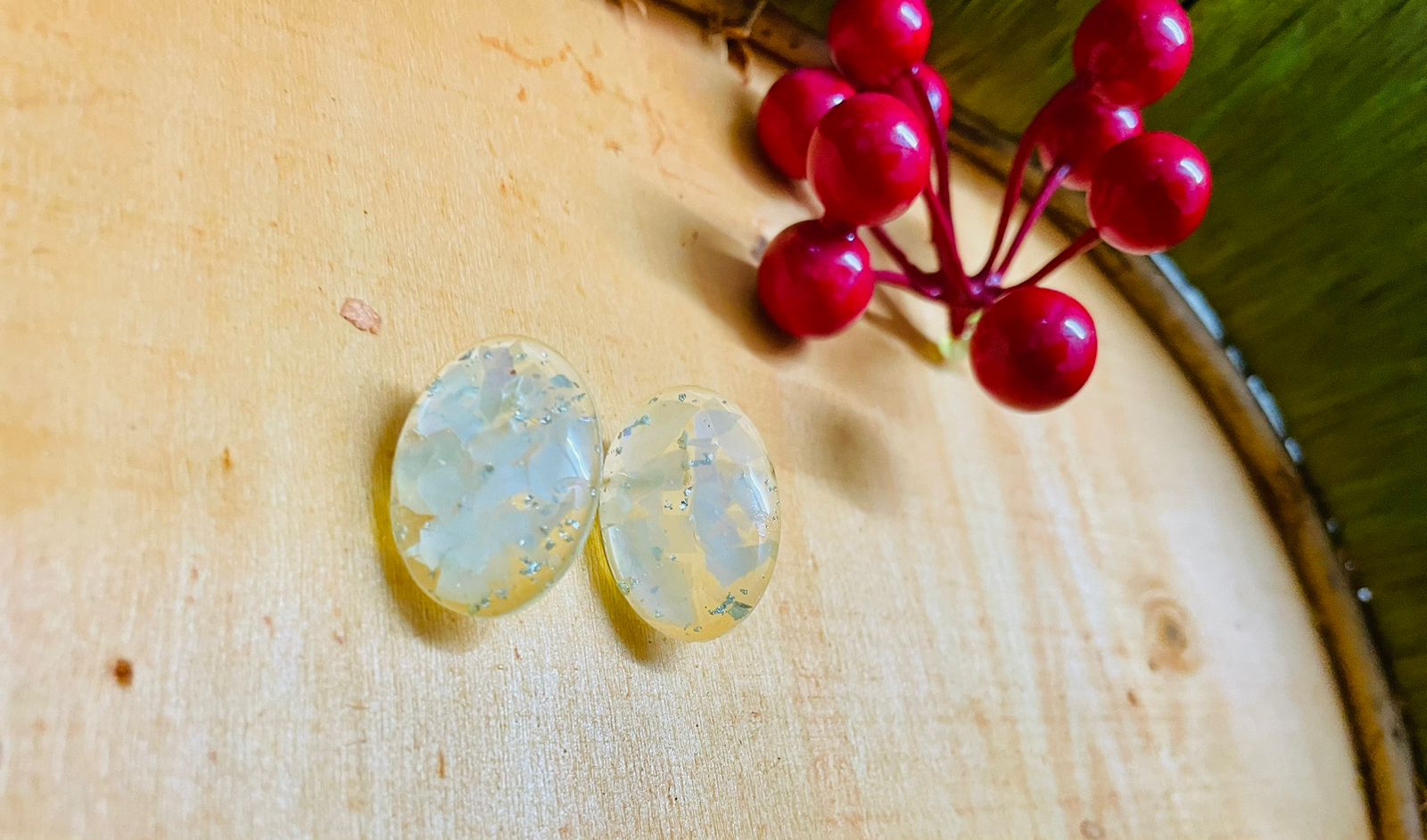 Raisin Impression Studs