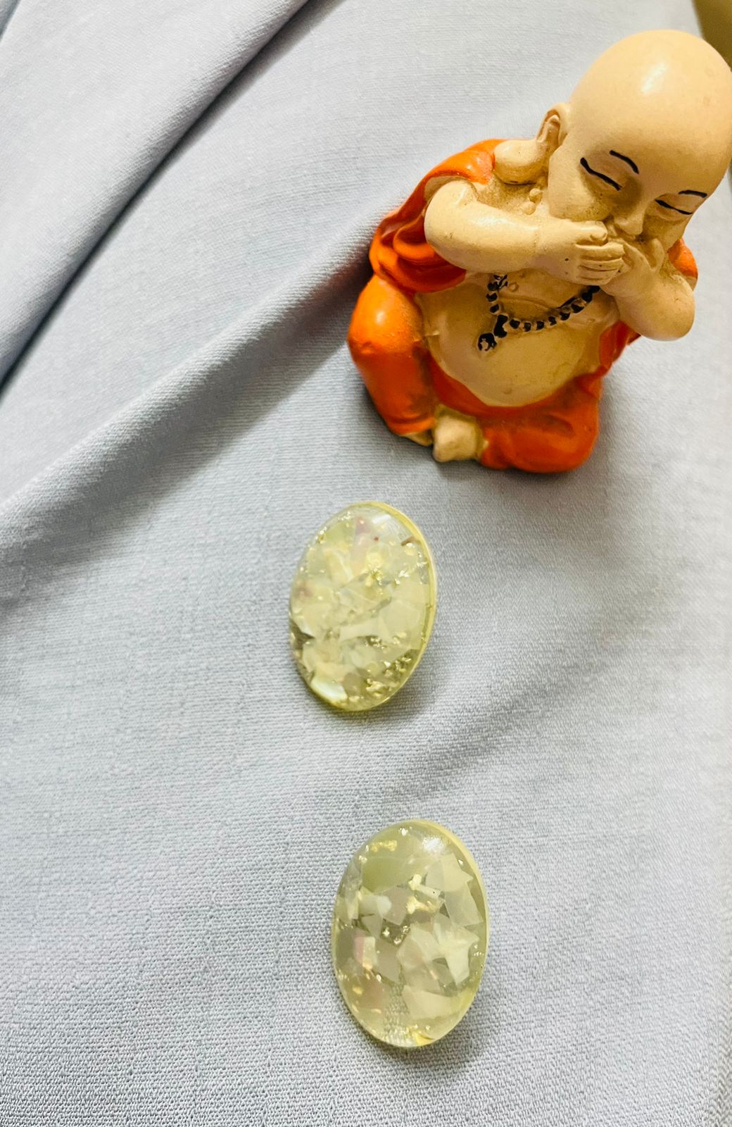 Raisin Impression Studs